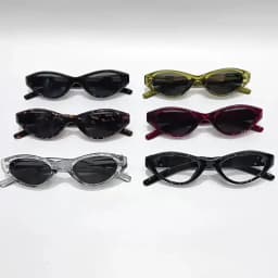 Trendy Retro Black Cat-Eye Sunglasses (Silver Star Detail) – Luxury INS Vibe, Perfect for Stunning Street Snaps