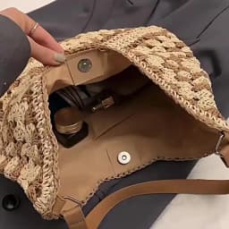Popular Women's Woven Straw Shoulder Bag Medium Size Handbag with Handle for Beach Vacation Tote Large Capacity Beach Bags