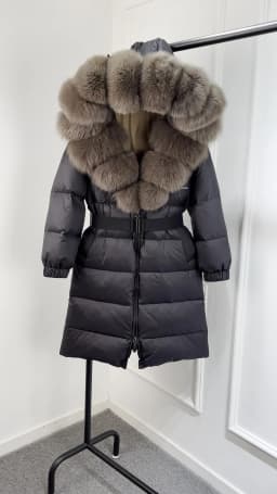 Lagabogy 2025 Winter Puffer Jacket Women Real Fox Fur Hooded Collar Thick Warm Long White Duck Down Coat Loose Luxury Outerwear