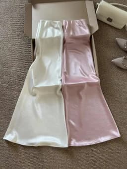 Thick Glossy Satin Midi Skirt Elegant Quiet Luxury Basic High-Waist Skirt or All Seasons