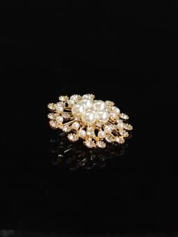 Luxury Snowflake Pearl Crystal Brooch Large Snowflake Flower Brooch Pins Fashion Exquisite Women's Jewelry