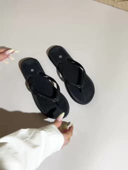 Women's Summer Solid-Color Fashion Waterproof Non-Slip Breathable Round-Toe Flat Slip-On Beach Pool Bathroom Flip-Flops