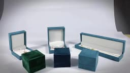 Good Quality Wholesale Velvet Jewellery Packaging Boxes Ring Pendant Necklace Bracelet Jewelry Gift Display Case