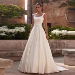 Customized Elegant Square Collar Ivory Satin Wedding Dress for Bride Sleeveless Bride Gown with Pockets Bow Vestidos De Novia