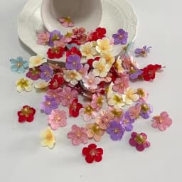 50Pcs 2.5cm Mini Daisy Artificial Flowers Silk Fake Flowers Heads for Home Wedding Decoration DIY Bride Wreath Decor Accessories