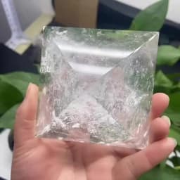 Natural transparent quartz Crystal Pyramid Clear Reiki Healing Raw stone Polished Energy Chakra Reiki White Crystal Point