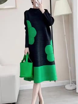Womens Dresses Long Dresses High-quality Printed Long Skirt Elegant Temperament and Pleated Fashion High-end Round Neck Dress