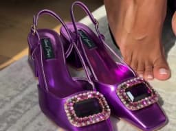 Queena Yan Elegant Comfortable Mid-Heeled Shoes Sparkling Diamonds Pointed-Toe Design Ladies High Heels