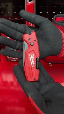 Milwaukee FASTBACK Series, 6-in-1 Folding Multifunctional Knife, Blade Angle Less Than 60°, Folding Blade Storage, Art Knife