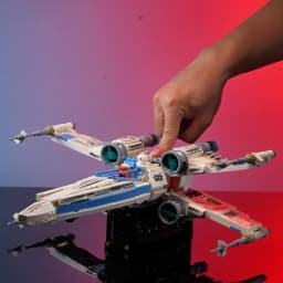 TOYLINX X-Wing Space Fighter Building Blocks Set LED Light Up Construction Toy Mechanical Space Vehicle with Pilot Bricks Gifts