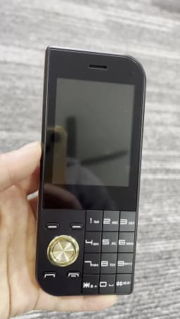 Ultra Slim Mini Size Cute Pocket Mobile Phone Big Screen Triple SIM SOS Call Speed Dial Large Button New Disign Elderly Phone