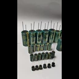 6.3V 10V 16V 25V 35V 50V 63V 100V 400V 450V 100μF 220μF 330μF 470μF 680μF 1000μF 1500μF 2200μF 3300μF 10000μF Condensador De Alu