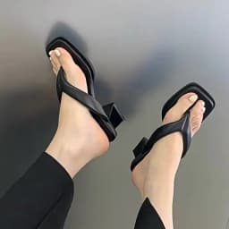 2026 Summer New Square Toe Sandals for Women's Outdoor Wear Niche Style for Lazy People High-heeled Flip Flops Women