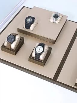 Champagne Leather Watch Display Stand Jewelry Counter Window Showcase Watch Chain Display Props Set for Jewelry Exhibition