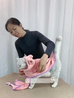 Bathrobe for Dogs Super Absorbent Fast Drying Hooded Cute Pet Bathrobe Towel for Cats Dogs Adjustable Microfiber Coat Corgi Pugs