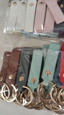 50pcs 100pcs PU Leather Keychain Blanks Bulk Laser Engraving Blanks Keychain Kit with Rings for DIY Key Chains Craft Customized