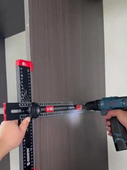 2-in-1 Aluminum Alloy Accurate Scale T-Ruler & Drilling Template with Ergonomic Handle, 54cm/21.26in Cabinet Door Measuring Tool