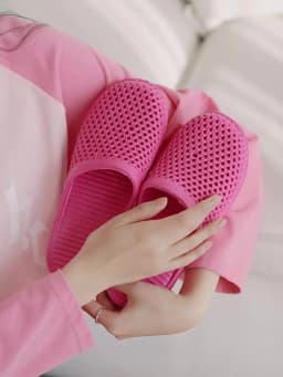 Women's Summer Casual Simple Breathable Eva One-Piece Flat Slip-On Slippers Suitable for Home and Outdoor Beach Use, Closed-Toe Anti-Kick Slippers