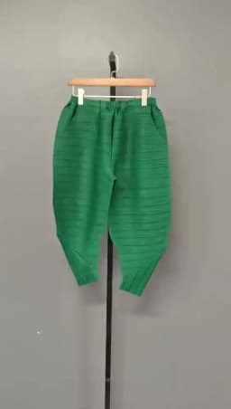 GVUW Pleated Harem Pants Women Solid Color Elastic Waist New 2026 Loose Versatile Female Casual Vintage Style Trousers 17G7131