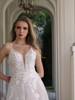 BEPEITHY Customized Sexy Backless A Line Wedding Dresses Sleeveless Women V Neck Glitter Boho Court Train Lace Bride Bridal Gown