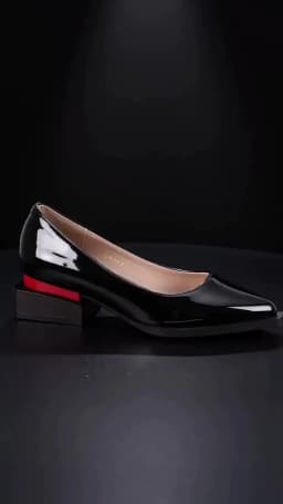Women's New Pointed Patent Leather Mid Heel Oversized Comfortable Casual Retro Work Single Shoe