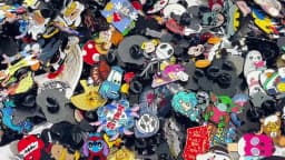 500/1000 PCS Enamel Badges Random Badges Personalized Metal Pins For Backpack Clothes Bag Hat Decor Jewelry Accessories
