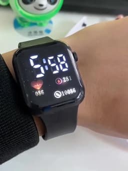 4-Piece Set of Cute and Stylish Electronic Watches for Couples, Paired with a Black and White Butterfly Bracelet Set, Suitable for Couples, Casual and Versatile, a Great Choice as a Gift