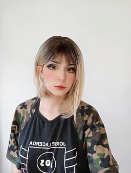 Short Bob Platinum Blonde Wig with Bangs Synthetic Natural Straight Blonde Wig for White Women Party Daily Heat Resistant Hair