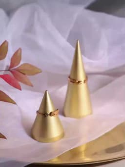 Finger Ring Jewelry Display Ring's Holder Solid Metal Cone Organizer Hand Bague Jewellery Presentation Stand Storage Rack Base