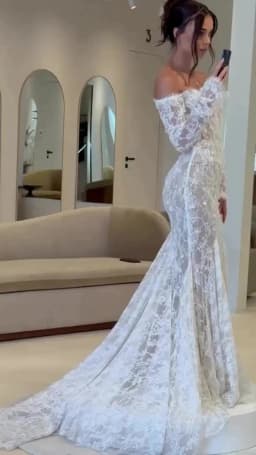 Off The Shoulder Long Sleeve 3D Floral Lace Mermaid Wedding Dress Frayed Edge Sweetheart See Through Bridal Gown With Sweep Trai