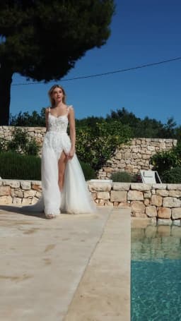 Customized Thin Straps Sweetheart Neckline With Appliques Organza A-Line Wedding Dress Zipper Back Floor Length High Slit Gown
