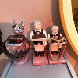 Resin Watch Display Stand Creative Old Butler Display Stand Astronaut Jewelry Storage Stant Decorative Desktop Storage Stand