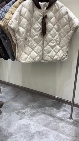 Schinteon Women's 90% White Duck Down Irregular Vest with Knitted Hood Sleeveless Jacket Fashionable Autumn Winter Cape 2026 New
