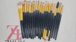 Makeup Brushes Set Premium Synthetic Kabuki Foundation Concealers Powder Blush Blending Face Eye Shadows Brush Set