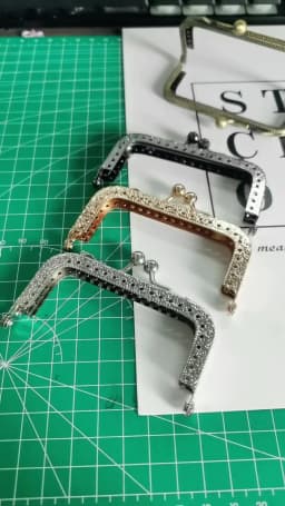 10 Pcs/Lot 8.5 CM Antique Bronze Silver Square Metal Purse Frame Knurling Straight Edge Kiss Clasp DIY Bag Accessory