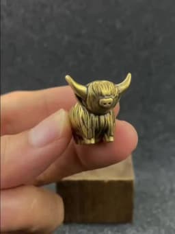 Mini Copper Highland Cow Figurine Charming Exquisite Detailing Vintage Brass Decor Desk Ornament for Home Office Creative Gifts