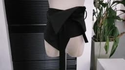 [EAM] Black Cloth Asymmetrical Bow Bandage Wide Belt Personality Women New Fashion Tide All-match Spring Autumn 2026 1A778
