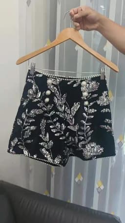 Autumn Winter New Gorgeous Bead Flake Flower Embroidered Velvet Shorts Women's Fashion Chic Pearl Edge Black Shorts Boots Female