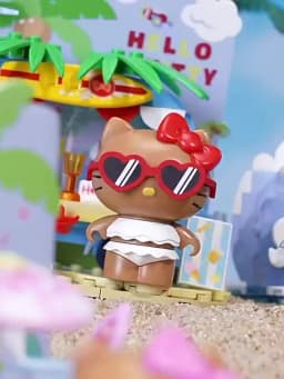 Original Sanrio Building Blocks Hello Kitty Coastal Holiday Series DIY Cartoon Street View Decoration Model Fans Toys Gift