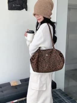 Wild Leopard Print Handbag Large Capacity Tote Bag Minimalist Nylon Women Shoulder Bag Fashion Armpit Bag Retro Satchel