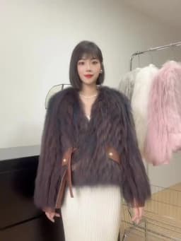 2026 Winter New Fur Strip Sewed Together Short Style Thin Raccoon Fur Fox Fur Coat Young Women's Coat