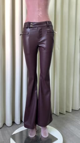 Lautaro Spring Autumn Long Fitted Soft Black Pu Leather Flare Pants for Women Low Waist Sexy Luxury Designer Gyaru Clothes 2026