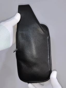 Small Leather Sling Crossbody Chest Bag Lightweight Daypack Slim Anti-Theft Cross Body Bag Over Shoulder Backpack Pack Man Woman