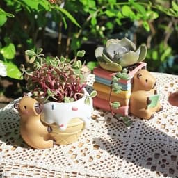 Cute Capybara Small Plant Pot Resin Succulent Planter for Home Office Desk Mini Ornament Fairy Garden Flowerpot Decoration