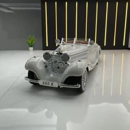 1/24 Scale 500K Vintage Car Model Toy Diecasts Alloy Sport Car Toys with Sound and Light Pull Back Vehicles for Children's Gifts