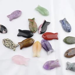 Hand Carved Healing Crystals Fish Figurine Natural Stone Animal Statue Amethyst Gemstone Pendant Home Decor DIY Hanging Ornament