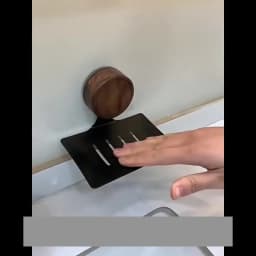 Suction Cup Soap Dish with Drain Holes, Wall-Mounted Metal Soap Tray for Bathroom and Kitchen, Rust-Proof, Easy to Install