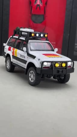 1:24 Scale LC80 Off-road Vehicle Alloy Car Model Diecast Toy Ornament Gift Souvenir Collectible