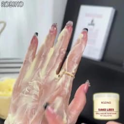 280g Large Capacity Wine Lees Silk Hand Mask (100 Free Gloves Included) - Hypoallergenic Moisturizing and Brightening Formula, Suitable for Rough, Dry, and Peeling Hands, Improves Fine Lines and Dark Spots, Suitable for All Light Beige Skin Tones, Hand Moisturizing Cream
