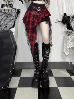 Goth Dark Punk Style Irregular Hem Chain Mini Skirts Harajuku Fashion Plaid Lace Stitch Skirt Mall Gothic Streetwear Bottoms Y2K